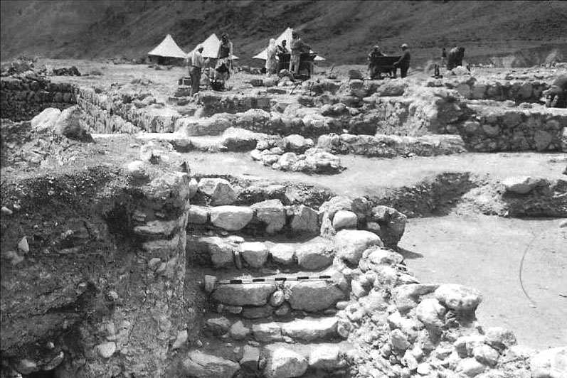 Khirbet Qumran: DeVaux-Harding Excavation